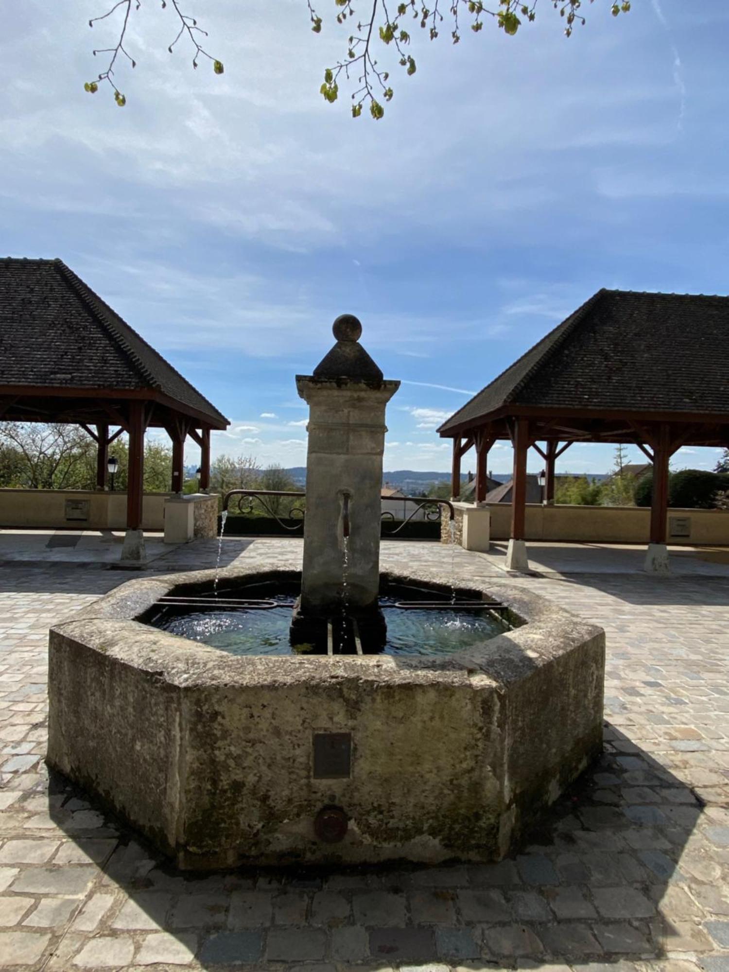 La Villa Perchee Calme, Sauna, Parking Prive Saint-Prix  Luaran gambar