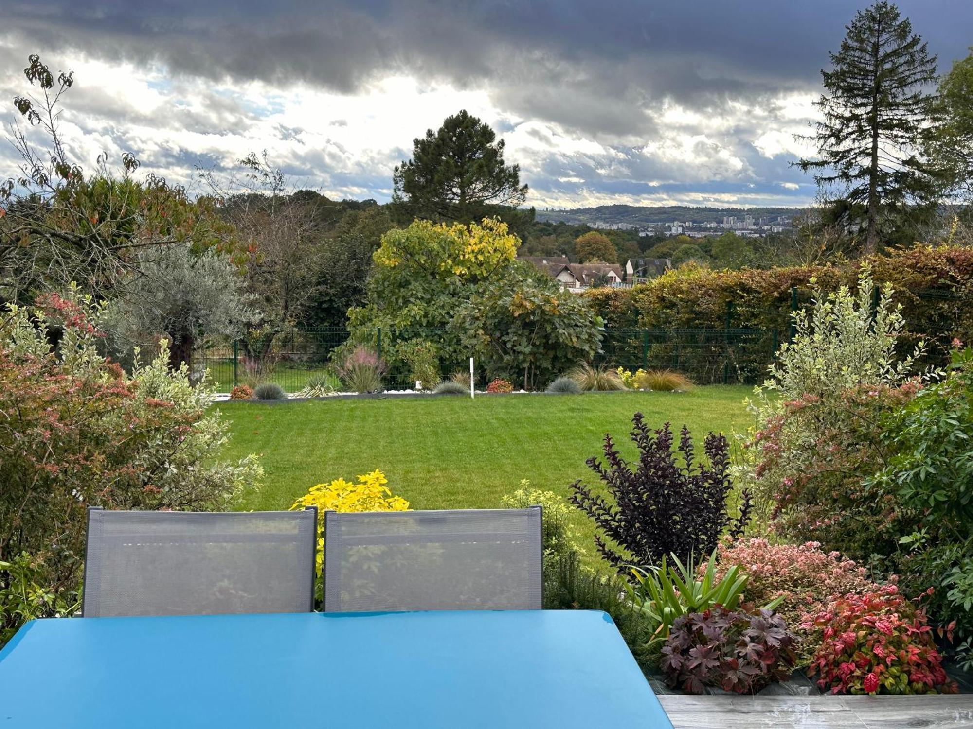 La Villa Perchee Calme, Sauna, Parking Prive Saint-Prix  Luaran gambar