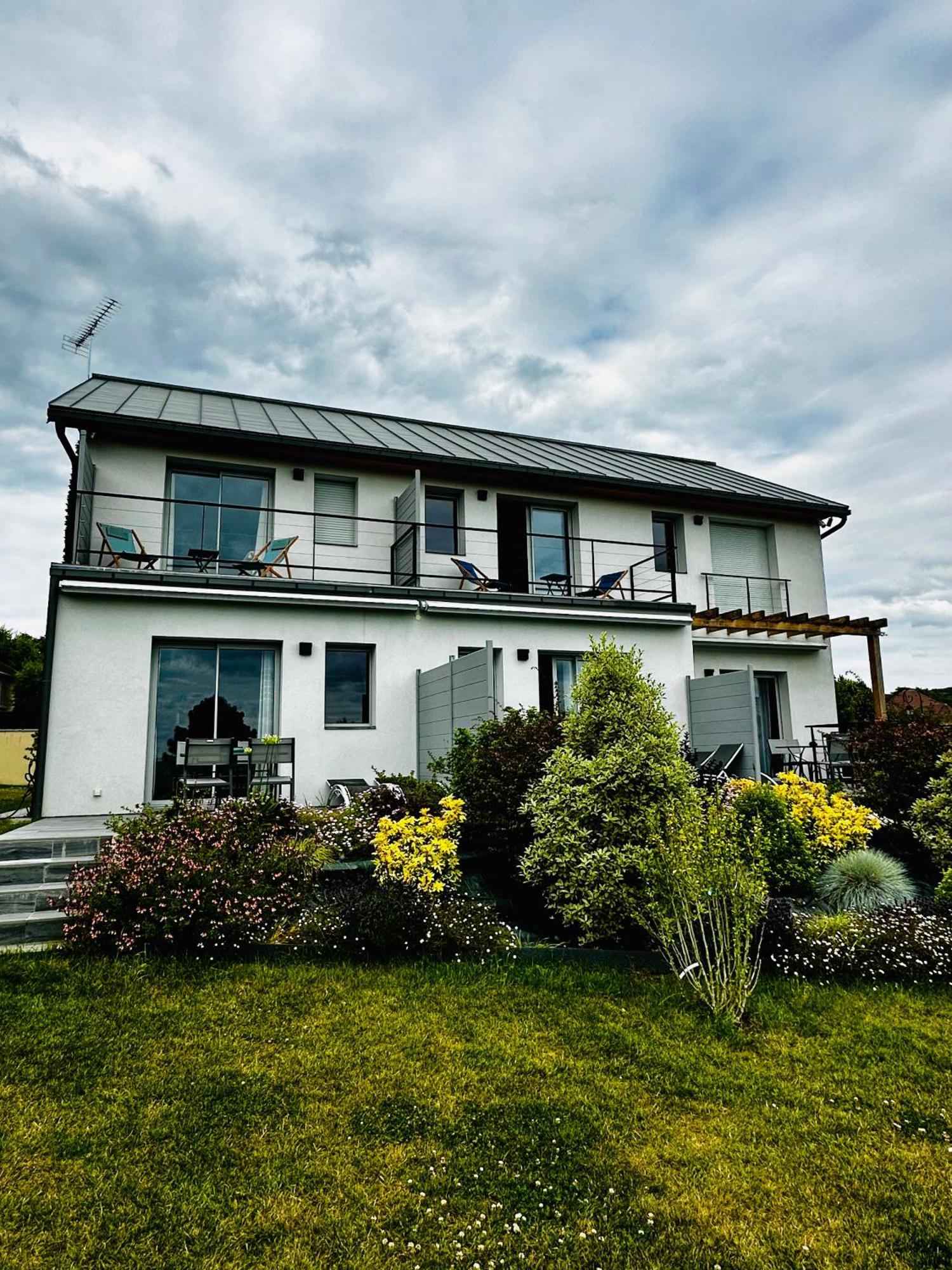 La Villa Perchee Calme, Sauna, Parking Prive Saint-Prix  Luaran gambar