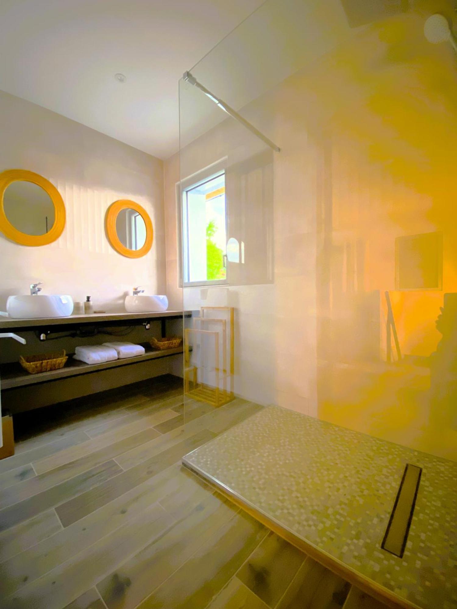 La Villa Perchee Calme, Sauna, Parking Prive Saint-Prix  Luaran gambar